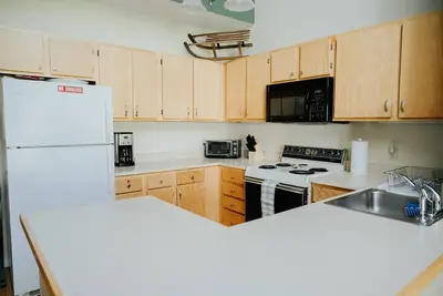 Image de Ski-In/Ski-Out Townhouse at Tenney Mountain Resort