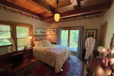 Image de Queen's View B&B- Bill's Suite, Lake Views, balcony, Sauna, Pool, Bayfield, Wi