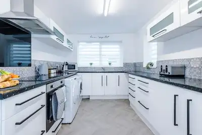 Image de Spacious Home in Manchester, Ideal for Business & Groups, Sleeps 9!