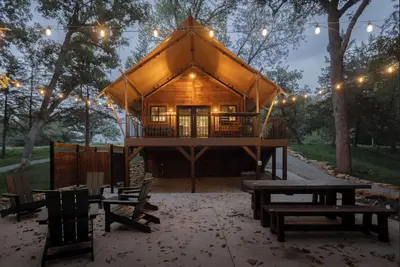 Image de Jungalow - Canvas Safari Cabin | 2 Bed, 1 Bath with Hot Tub