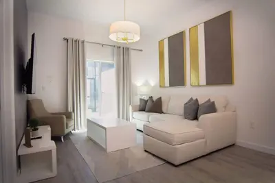 Image de Serenity Townhouse! Private Pool and Pet-Friendly