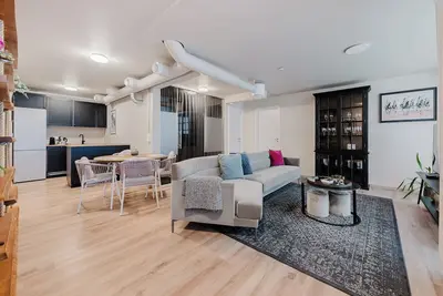 Image de Spacious city center 3-bedroom apartment with WiFi and free parking