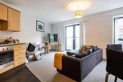 Image de City 4 Bed\/ 2 Bath Home & secure free parking