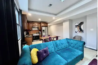 Image de Funky & Bright 4 Bed Apt in Prime location!