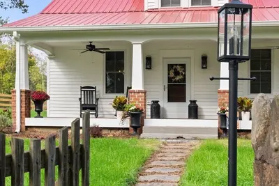 Image de The Mill House - Peaceful farmhouse retreat with hot tub, fire pit, & fast Wi-Fi
