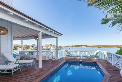 Image de Lazy Dayz – 4-bedroom Villa with 60’ Dock – Sunset Point #6 – Hope Town