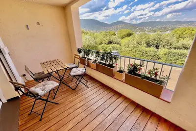 Image de Neptune appartement de deux chambres, entièrement climatisé avec vue mer