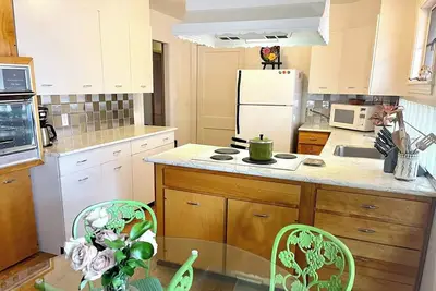 Image de Stover House - Charming Midcentry 4-Bedroom House in Marfa, Texas