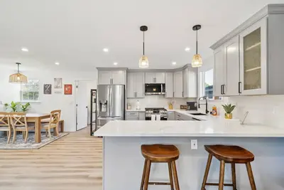 Image de New! Cozy Home with Hot Tub | Family-Friendly Yard