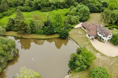 Image de Kirdford Farmhouse - Cinq Chambres Villa, Couchages 10