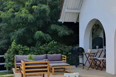 Image de Charming luxurious cottage with a jacuzzi and Ac on the Hungarian countryside.