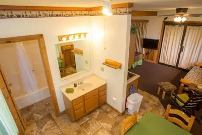 Image de Inviting Poolside Studio Suite - Steps from Resort Amenities