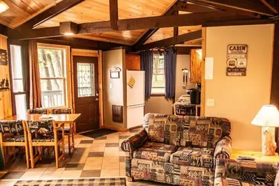 Image de Octagon Cabin Getaway - Outdoor Lounge & Cozy Firepit