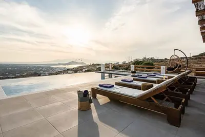 Image de Elegant Naxos Villa | Villa Meltemi | 4 Bedrooms | Luxury & Privacy |Private Pool | Bbq | Parking Area | Agkidia