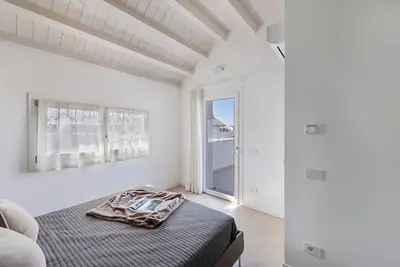 Image de Villa Botego 15 | 3 Bedrooms | Private Infinity Pool, Sauna & Terrace with Garden | Quiet Location near Lake Garda | Sirmione