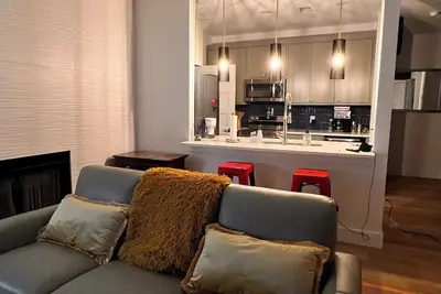 Image de Modern 2br 2ba near Domain - Q2 Stadium - Sxsw  - Kalahari Resorts