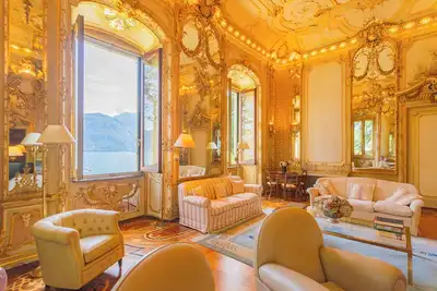 Image de Fairytale stay in villa with park on lake view It013113c2th3yq3et 013113cni00039