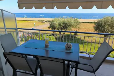 Image de Cozy 2-bedroom apartment with WiFi, Ac in lovely Γερακινή.