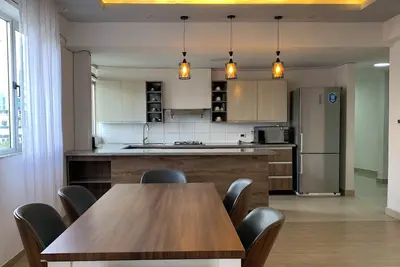 Image de NearAirport 3Bdr, Luxurious, secured & panoramic view Apartment