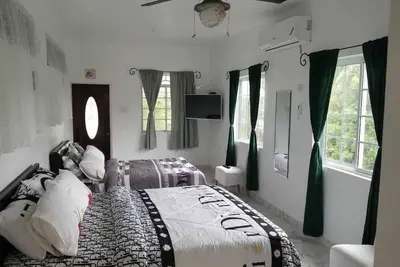 Image de Delightful studio with Ac in Clarendon Park