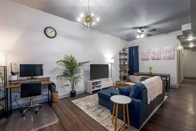Image de Modern Apt Near U of Chicago!