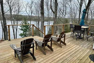 Image de Kennebec Escape: Cozy 4-Season Lakefront Cottage with Stunning Views & Pvt Dock
