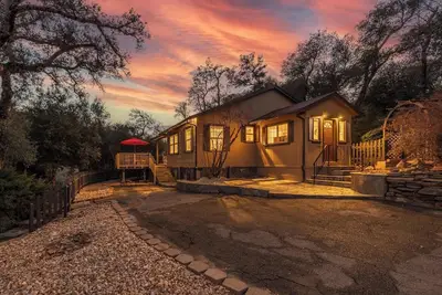 Image de Summer Low Midweek Rates! Charming 2-bedroom cottage in Julian with Free Wifi