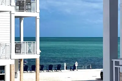 Image de Oceanfront Islamorada Townhome- Private Dock, Pool & Pet-Friendly