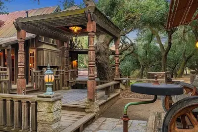 Image de Rustic Farmhouse - Gallery Room - Peaceful Property in the Hills above Temecula