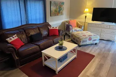 Image de 3/2 Sunken Treasure Spacious Home in college town of Troy with WiFi, Ac