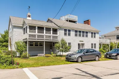 Image de Stunning knotty pine beach house with ocean and marsh views!
