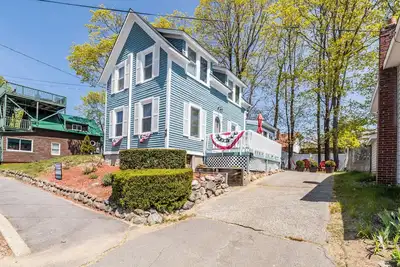 Image de Comfortable beach home, just a 5–10 minute walk to the beach!