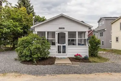 Image de The \"Sandbox\"  is approximately 100 steps to the picturesque coastline