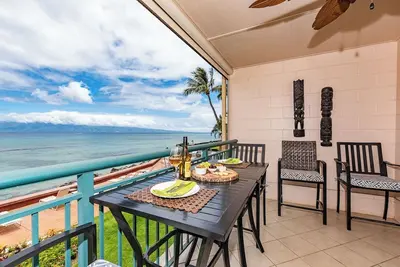 Image de 2 Oceanfront Condo Units, next to each other. Sleeps 8 total.