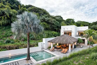 Image de Secluded Luxury Hilltop Villa In Monkey Jungle - Gated Community - Tamarindo\n