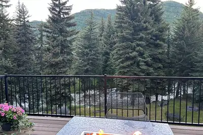 Image de Chic Mtn Home On Gore Creek, Private Hot Tub, On Vail Bus Route - Completely Renovated