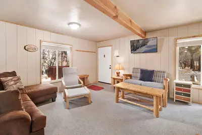 Image de Cute and Cozy Cottage- Big Bear Retreat in the Pines