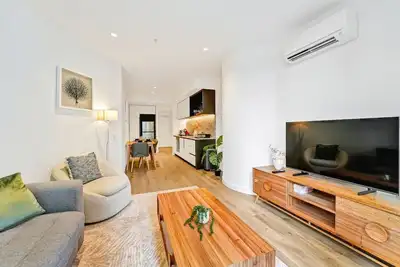 Image de King Size Bed! Brand New Luxe Apt w/Pool+Sauna+Gym