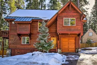 Image de Modern Mt Decor w/Private Hoa Beach & Pier!