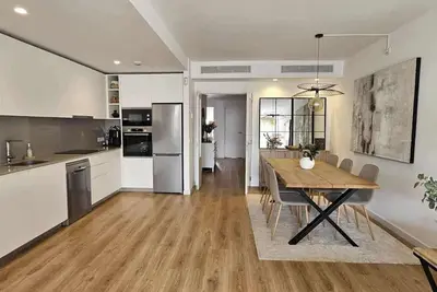 2 Bedrooms - Private Rooftop and Pool - Parking
