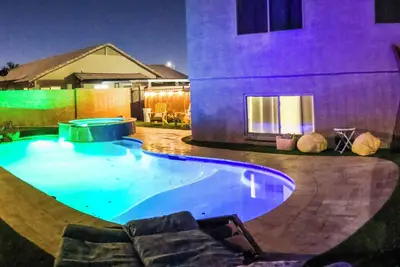 Image de Spacious 5-bedroom house with pool and jacuzzi, in welcoming Peoria
