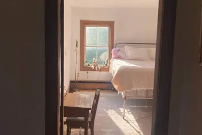 Image de Catskills Farm House with swimming hole