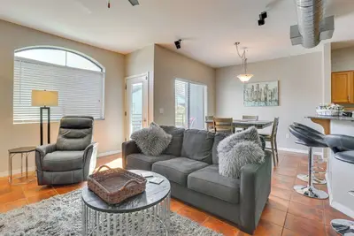 Image de < 1 Mi to Biltmore Fashion Park: Condo w/ Pool!