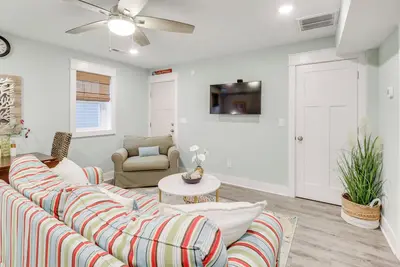 Image de Walk to Beach: Apt w/ Private Hot Tub!