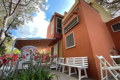 Image de Private villa with garden 100 steps from the beach!