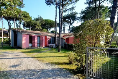 Image de Villa familiale moderne avec jardin clos