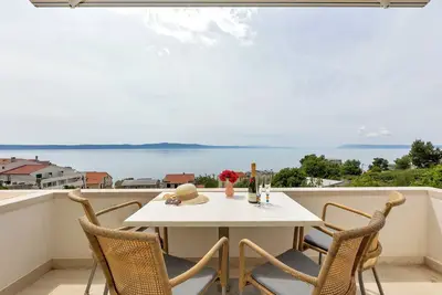 Image de Grand view apartment with 2 bedrooms/bathrooms, balconies with sea view
