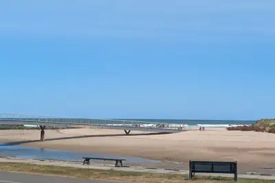 Image de Beach front apartment close to shops and restaurants