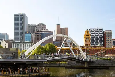 Image de Spacious 3 Bedroom || City View || 119 sqm || Collins Street Melbourne Cbd