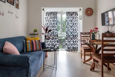 Image de Soulful Nest 'Create': une maison confortable et dynamique avec piscine à Siolim